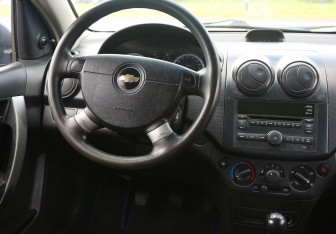 Подержанный автомобиль Chevrolet Aveo Sedan 2008 года (14 фото)