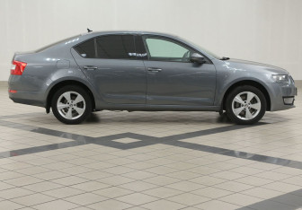 Подержанный автомобиль Skoda Octavia Liftback 2016 года (5 фото)