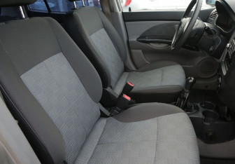 Подержанный автомобиль Kia Picanto 2006 года (10 фото)