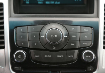 Подержанный автомобиль Chevrolet Cruze Sedan 2011 года (15 фото)