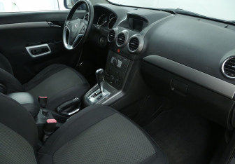Подержанный автомобиль Opel Antara 2008 года (9 фото)