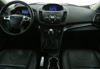 Подержанный автомобиль Ford Kuga 2014 года (12 фото)