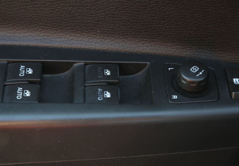 Подержанный автомобиль Opel Antara 2014 года (17 фото)