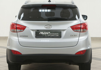 Подержанный автомобиль Hyundai ix35 2013 года (3 фото)
