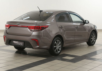 Подержанный автомобиль Kia Rio Sedan 2017 года (4 фото)