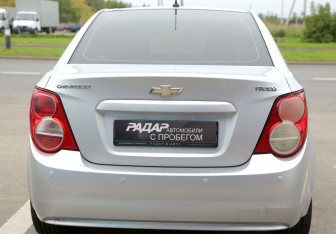 Подержанный автомобиль Chevrolet Aveo Sedan 2013 года (5 фото)