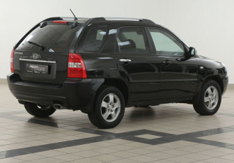 Подержанный автомобиль Kia Sportage 2007 года (4 фото)
