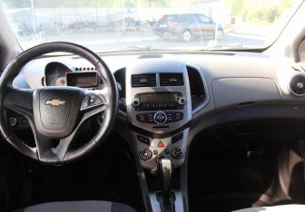 Подержанный автомобиль Chevrolet Aveo Sedan 2012 года (14 фото)