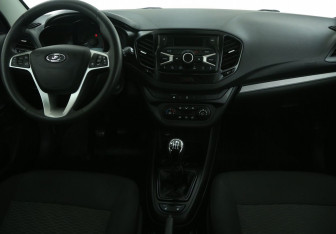 Подержанный автомобиль LADA (ВАЗ) Vesta Wagon 2019 года (12 фото)