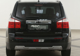 Подержанный автомобиль Chevrolet Orlando 2012 года (3 фото)
