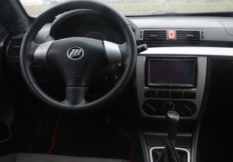 Подержанный автомобиль Lifan Breez (520) Sedan 2008 года (14 фото)