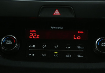 Подержанный автомобиль Kia Sportage 2013 года (18 фото)