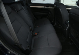 Подержанный автомобиль Kia Sorento 2010 года (11 фото)