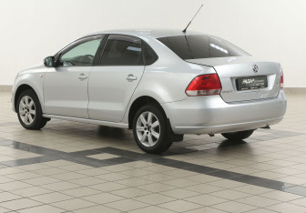 Подержанный автомобиль Volkswagen Polo Sedan 2011 года (2 фото)