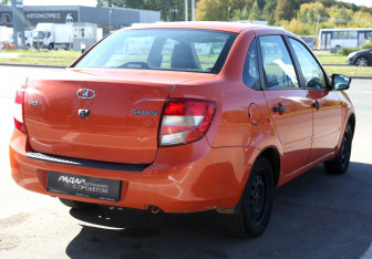 Подержанный автомобиль LADA (ВАЗ) Granta Sedan 2016 года (6 фото)