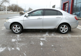 Подержанный автомобиль Geely Emgrand EC7 Sedan 2013 года (8 фото)