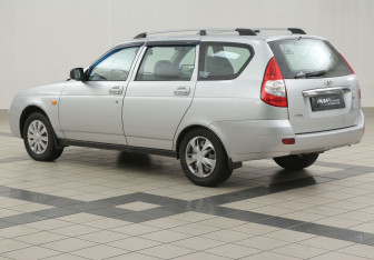 Подержанный автомобиль LADA (ВАЗ) Priora Wagon 2011 года (2 фото)