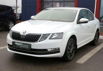 Подержанный автомобиль Skoda Octavia Liftback 2017 года (3 фото)