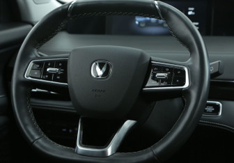 Подержанный автомобиль Changan UNI-K 2023 года (21 фото)