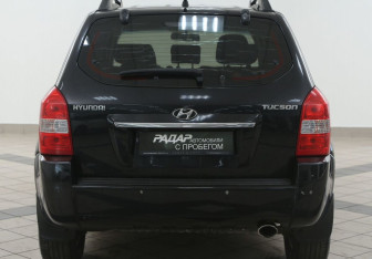 Подержанный автомобиль Hyundai Tucson 2008 года (3 фото)