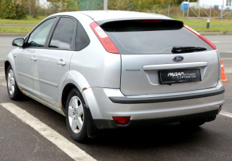 Подержанный автомобиль Ford Focus Hatchback 2006 года (4 фото)