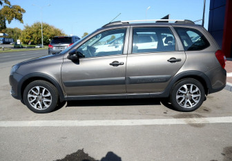 Подержанный автомобиль LADA (ВАЗ) Granta Wagon 2019 года (8 фото)