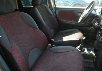 Подержанный автомобиль Nissan Note 2008 года (10 фото)