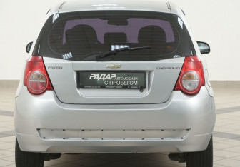 Подержанный автомобиль Chevrolet Aveo Hatchback 2010 года (3 фото)