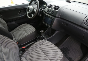 Подержанный автомобиль Skoda Fabia Wagon 2011 года (9 фото)