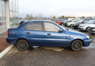 Подержанный автомобиль Chevrolet Lanos 2007 года (8 фото)