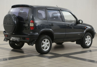 Подержанный автомобиль Chevrolet Niva 2006 года (4 фото)