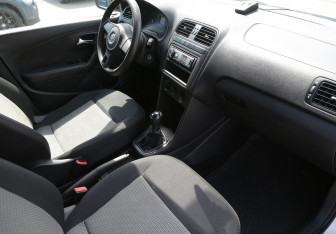 Подержанный автомобиль Volkswagen Polo Sedan 2013 года (9 фото)