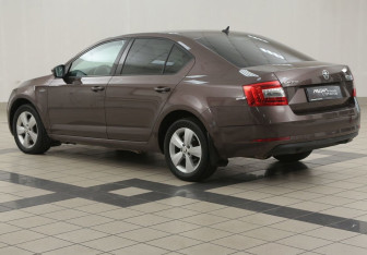 Подержанный автомобиль Skoda Octavia Liftback 2018 года (2 фото)