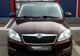 Подержанный автомобиль Skoda Fabia Hatchback 2011 года (2 фото)
