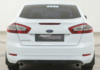 Подержанный автомобиль Ford Mondeo Sedan 2013 года (3 фото)