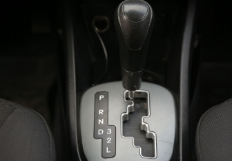 Подержанный автомобиль Kia Rio Sedan 2012 года (13 фото)