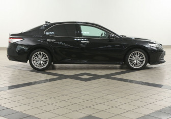 Подержанный автомобиль Toyota Camry Sedan 2020 года (5 фото)