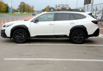 Подержанный автомобиль Subaru Outback Wagon 2021 года (8 фото)