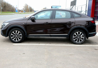 Подержанный автомобиль Renault Arkana 2020 года (8 фото)