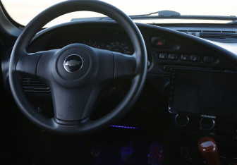 Подержанный автомобиль Chevrolet Niva 2013 года (14 фото)