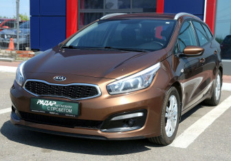 Подержанный автомобиль Kia Ceed Wagon 2017 года (3 фото)