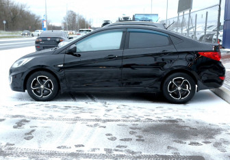 Подержанный автомобиль Hyundai Solaris Sedan 2013 года (8 фото)