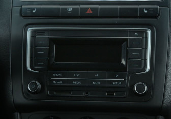 Подержанный автомобиль Volkswagen Polo Sedan 2016 года (13 фото)