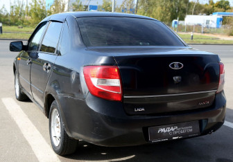 Подержанный автомобиль LADA (ВАЗ) Granta Sedan 2013 года (4 фото)