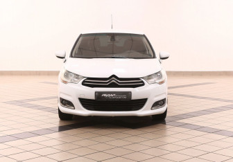Подержанный автомобиль Citroen C4 Hatchback 2011 года (2 фото)