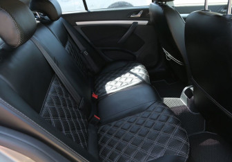Подержанный автомобиль Skoda Octavia Liftback 2011 года (11 фото)