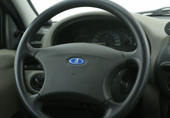 Подержанный автомобиль LADA (ВАЗ) Kalina Hatchback 2010 года (15 фото)