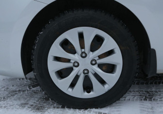 Подержанный автомобиль Kia Rio Sedan 2018 года (30 фото)