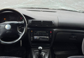 Подержанный автомобиль Volkswagen Passat Wagon 1999 года (11 фото)