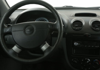 Подержанный автомобиль Chevrolet Lacetti Hatchback 2008 года (14 фото)